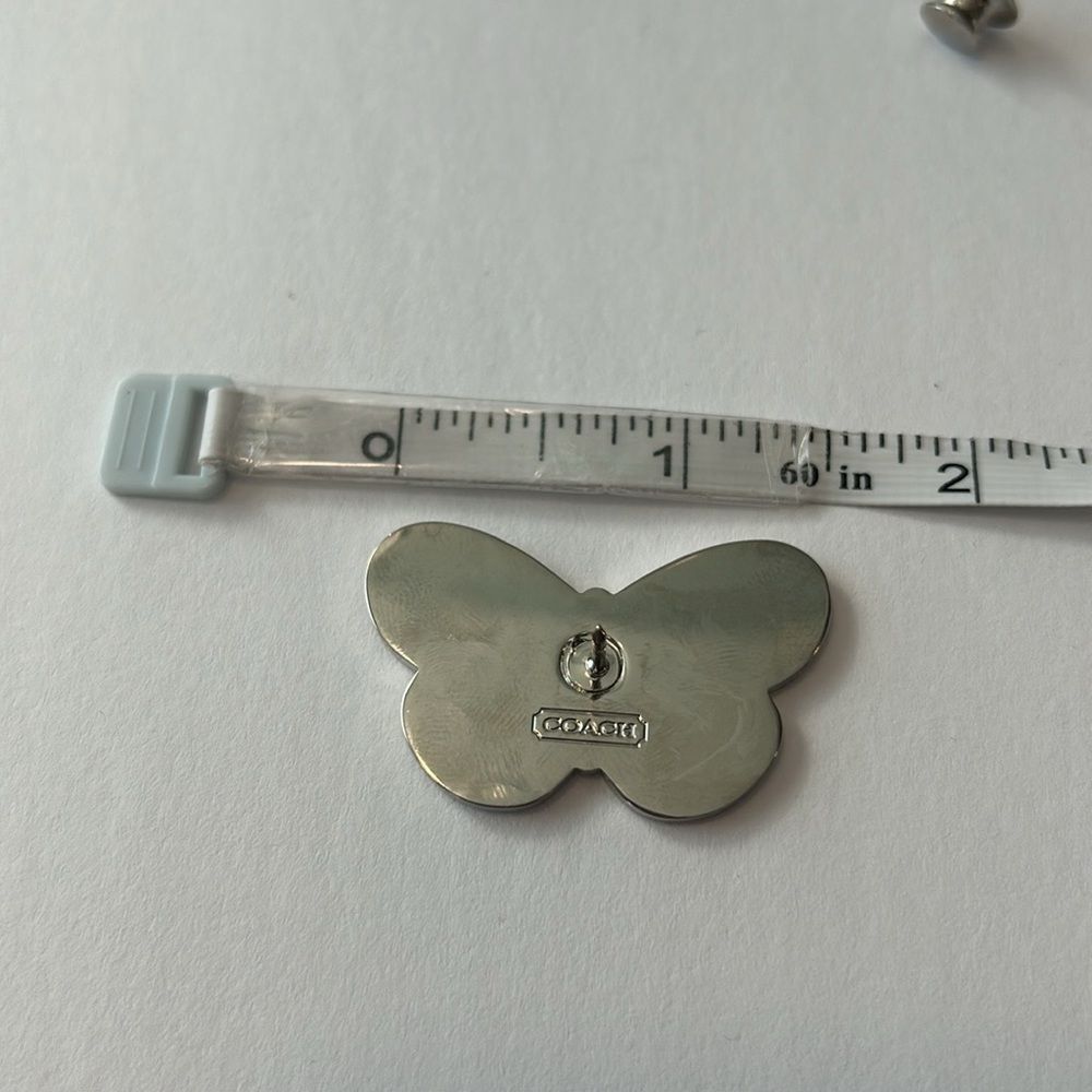 NWOT COACH Vintage White Enamel Butterfly
Lapel Pin Brooch Purse Backpack Charm - Picture 5 of 5